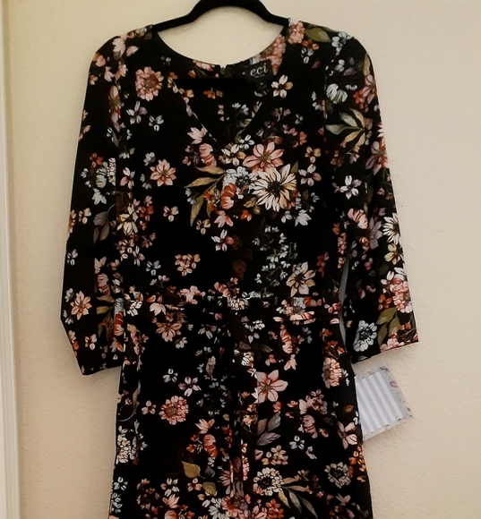 Beautiful Floral Jumsuit - Picture 6 of 8